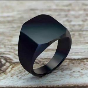 Men's black stainless steel square top ring size 8